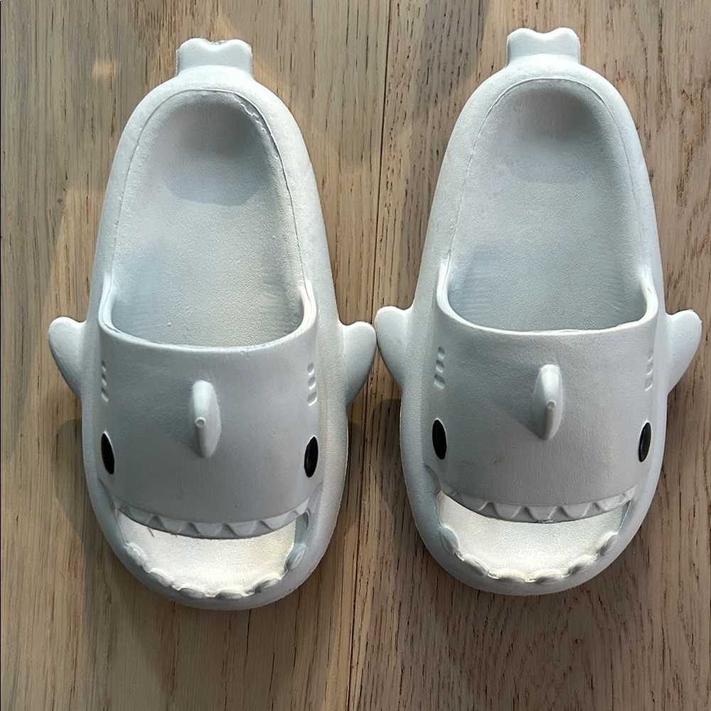 Child Shark Slides (size 10C)